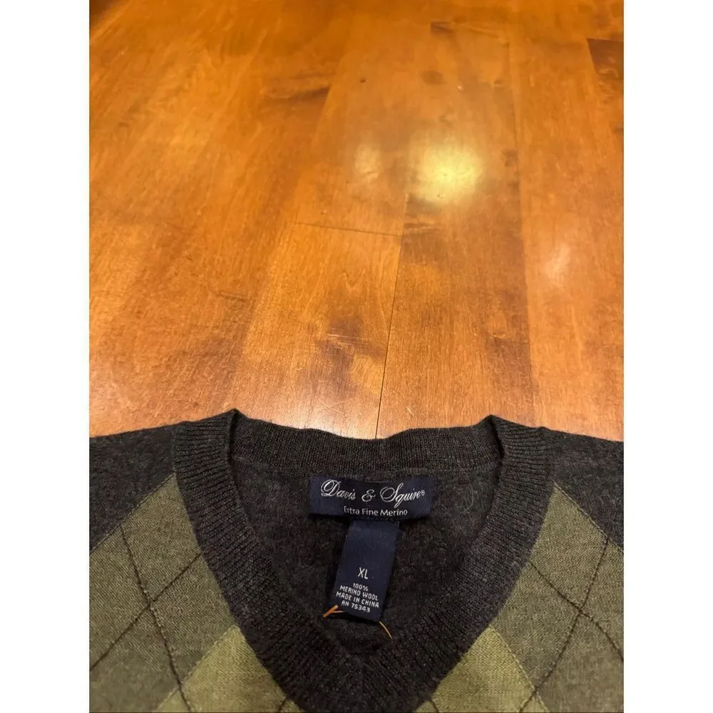 Men’s Davis & Squire 100% extra fine merino wool sweater